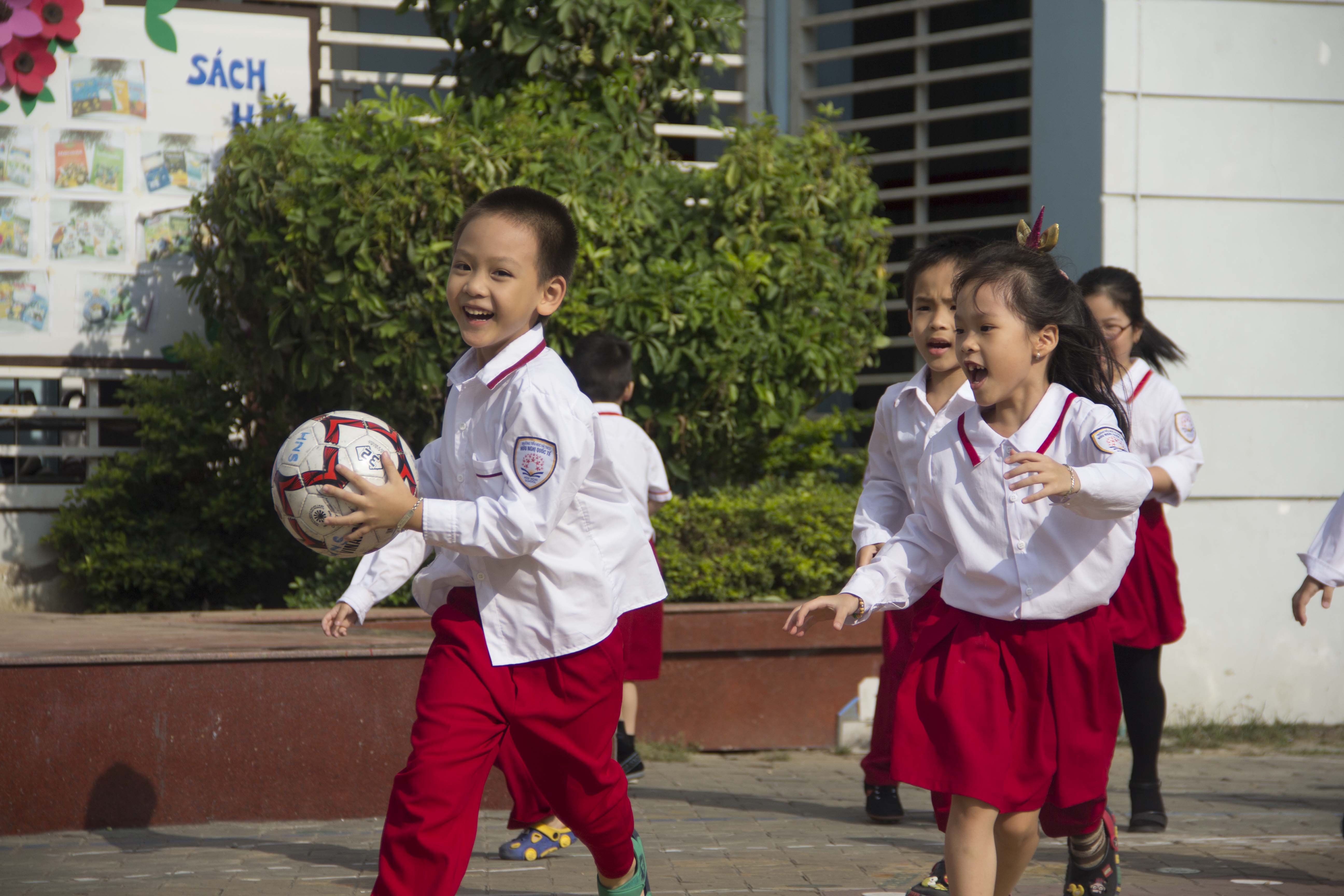 Tuyển sinh hệ Tiểu học & THCS năm học 2020 - 2021