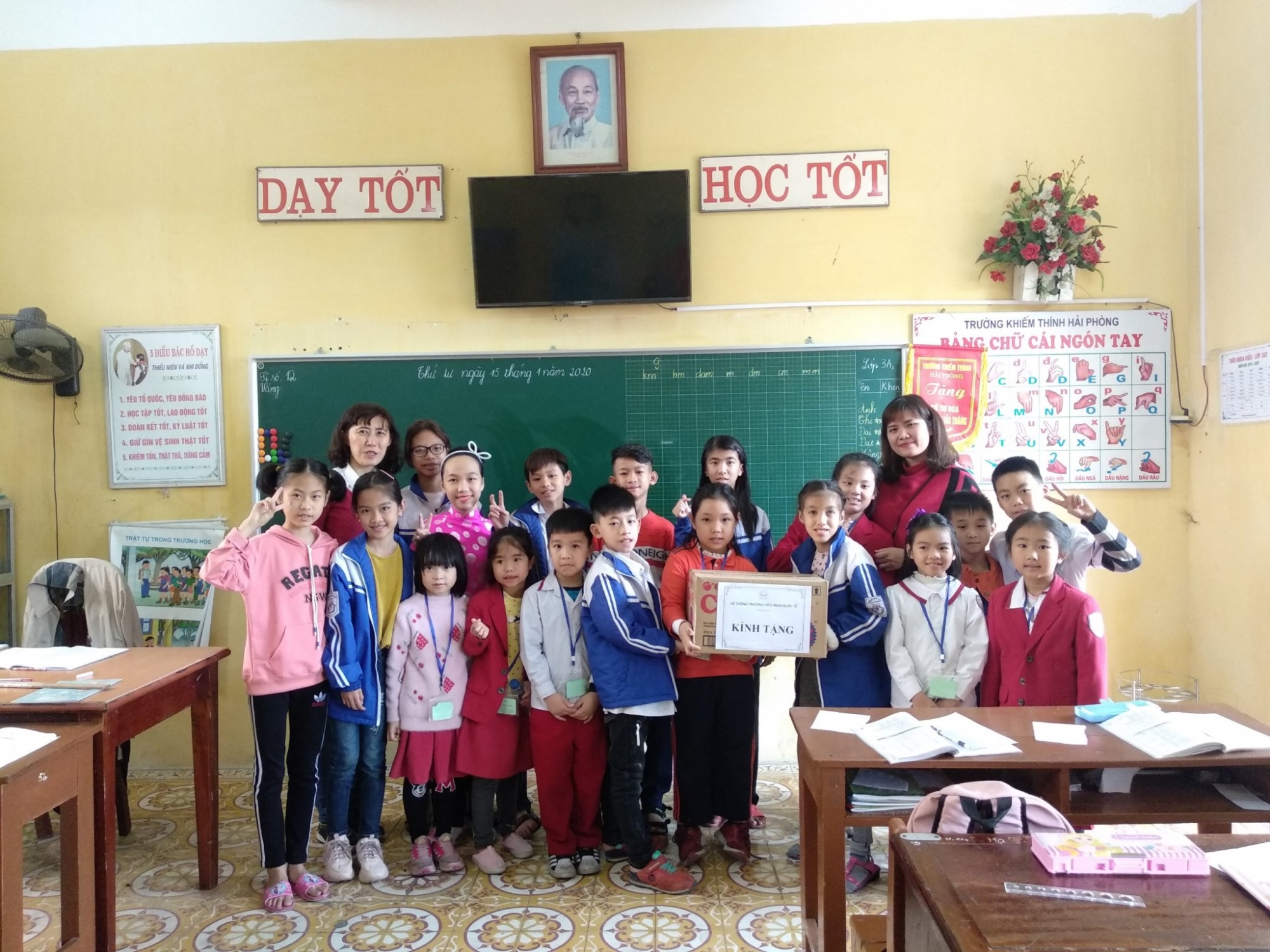 Xuân yêu thương - Tết chia sẻ